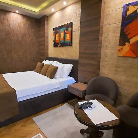 Stan Na Dan Apartman D Lux Jacuzzi Kragujevac Exterior foto