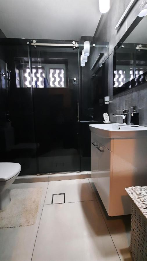 Stan Na Dan Apartman D Lux Jacuzzi Kragujevac Exterior foto