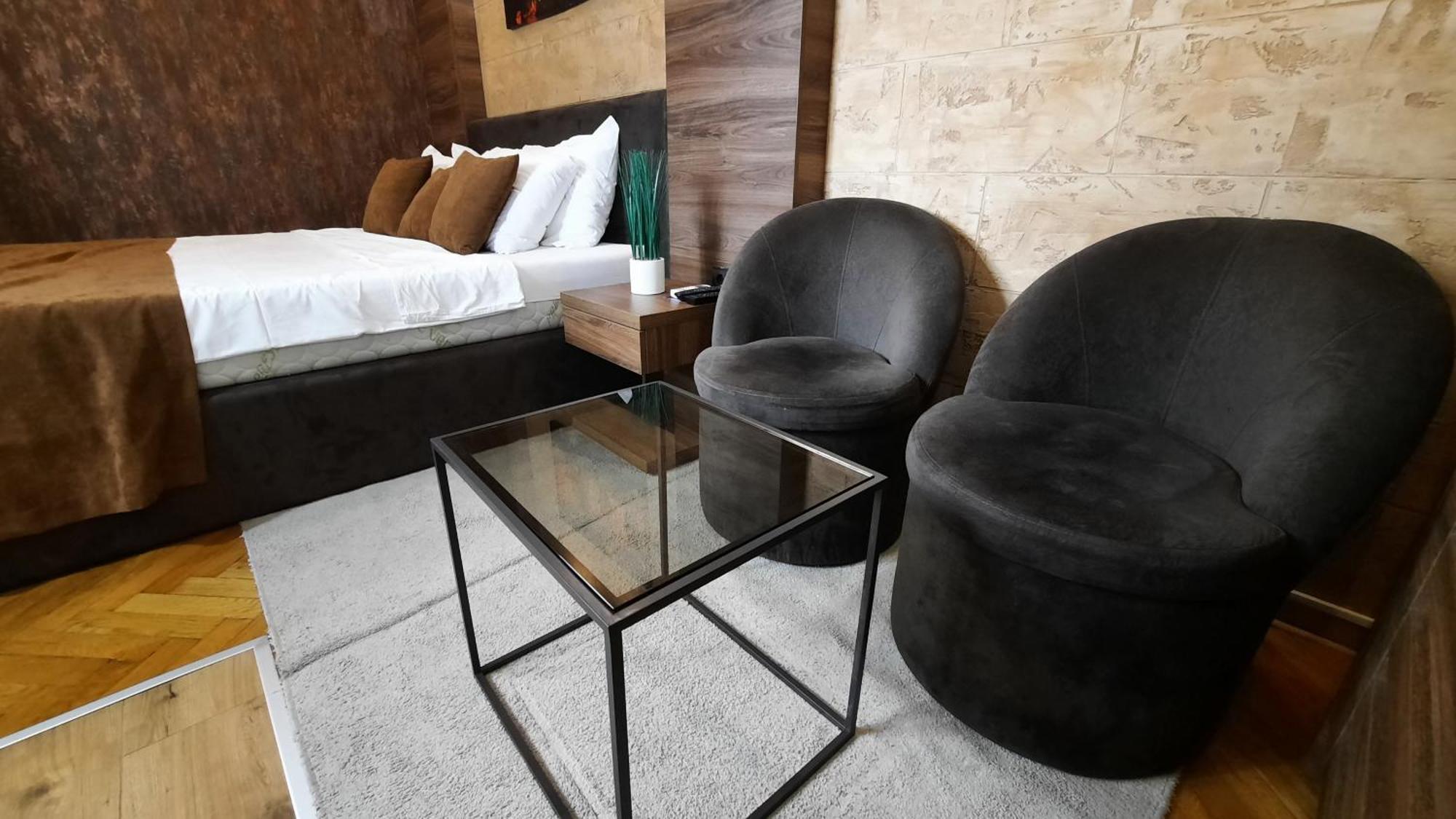 Stan Na Dan Apartman D Lux Jacuzzi Kragujevac Exterior foto