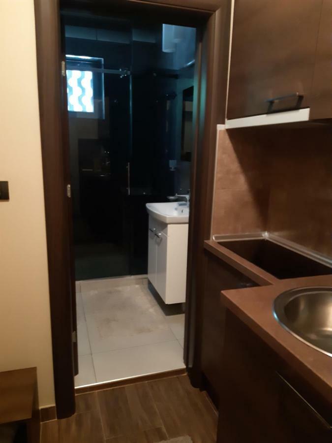 Stan Na Dan Apartman D Lux Jacuzzi Kragujevac Exterior foto